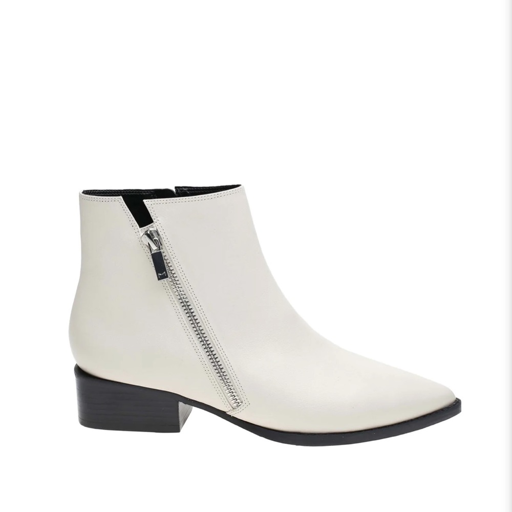 Ivory Marc Fisher Vincent pointy booties. Size 8, worn one time.